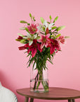 Lilienstrauss in Rosa, Rot und Weiss