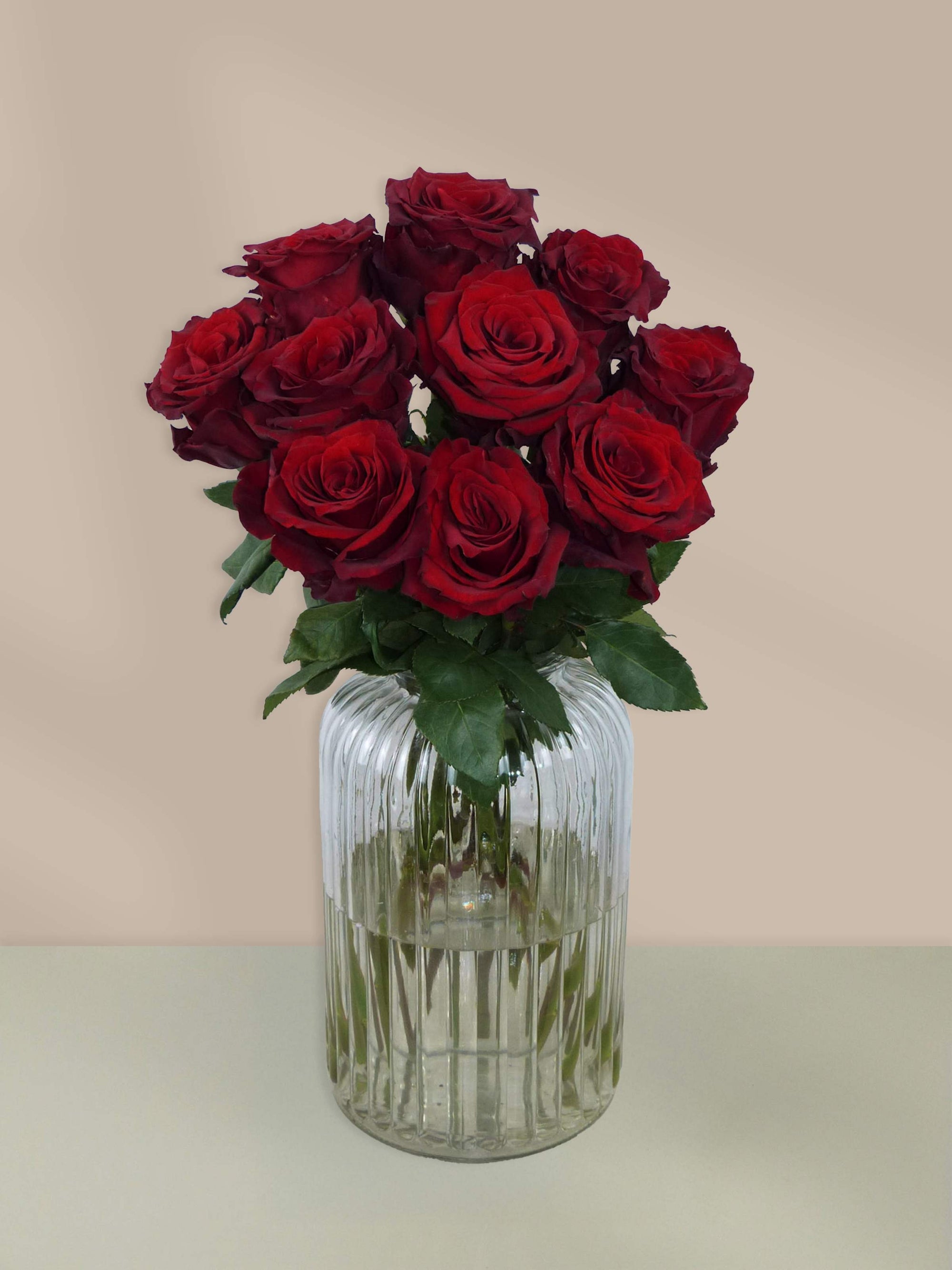 Roter Rosenstrauß – Klassische rote Rosen online bestellen und in Österreich liefern lassen