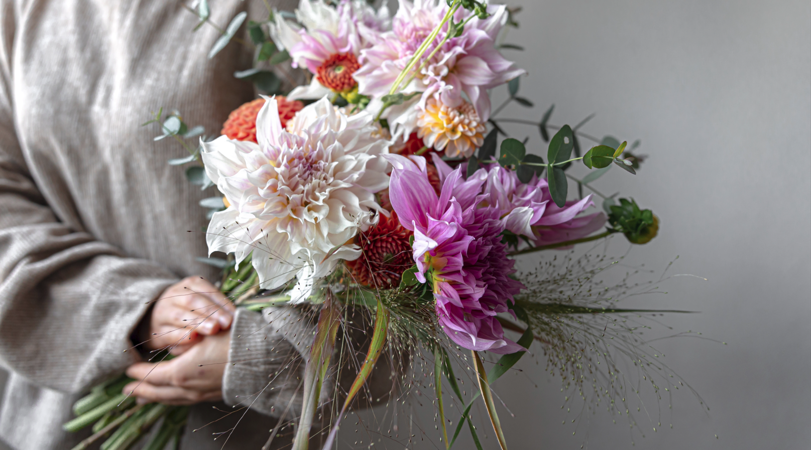 Detailaufnahme eines farbenfrohen Blumenstraußes – Hochwertige Blumen mit Wunschlieferdatum in Österreich