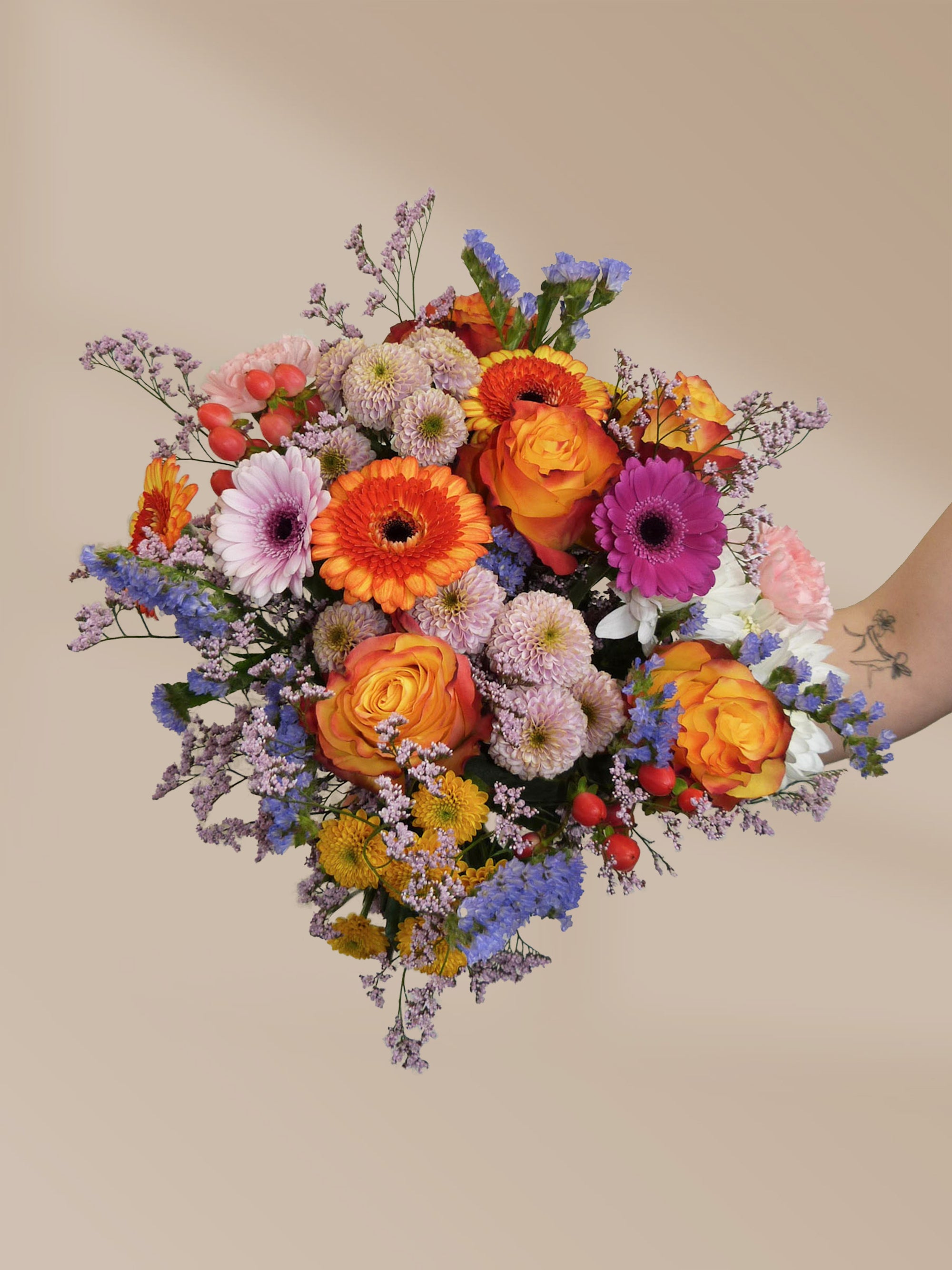 Painted Garden in der Hand – Stilvoller Blumenstrauß zum Verschenken in ganz Österreich