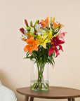 Bunter LA-Lilienstrauss in Rosa, Rot, Weiss, Orange und Gelb