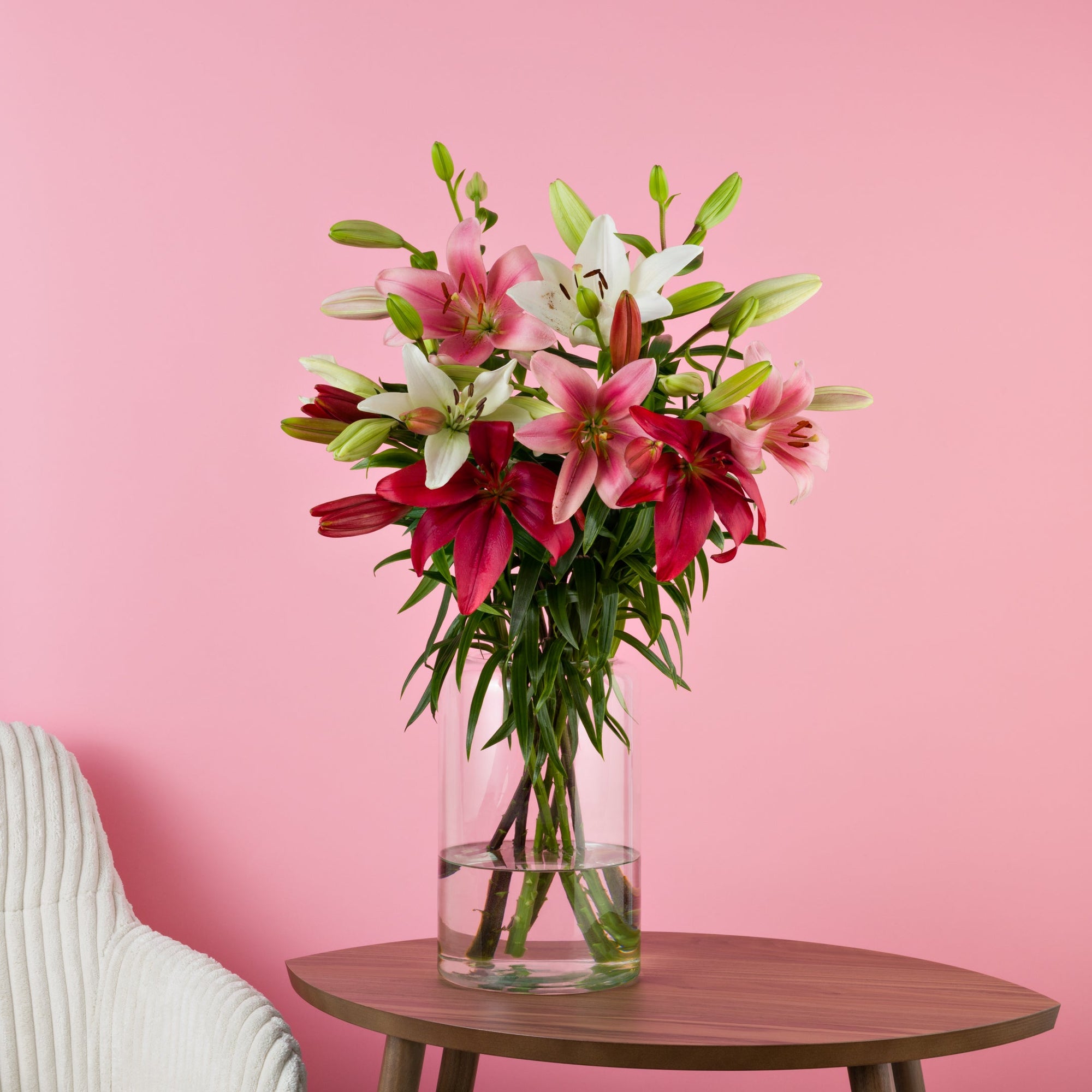 Lilienstrauss in Rosa, Rot und Weiss