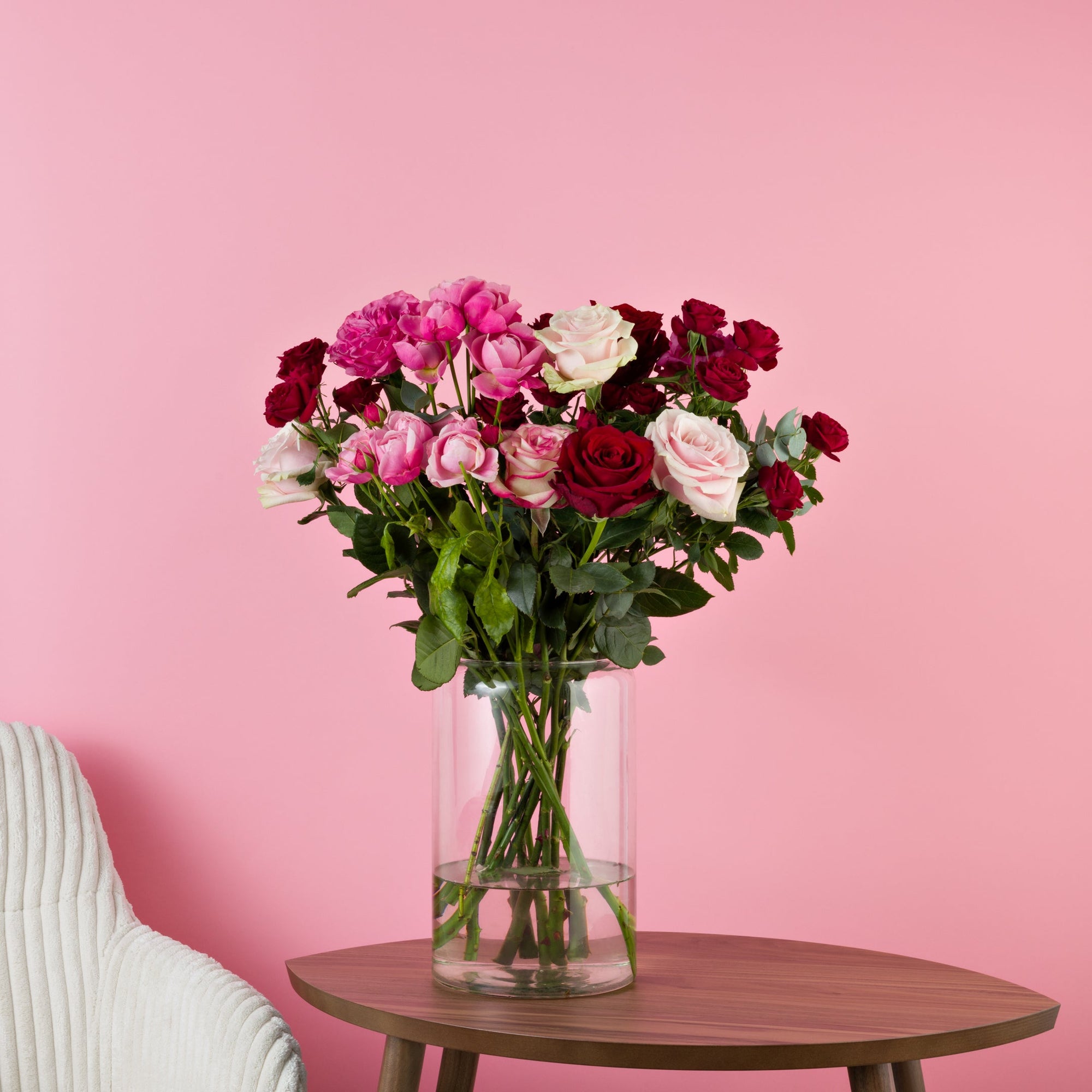 Rosenstrauss mit Sprayrosen in Rosa und Rot